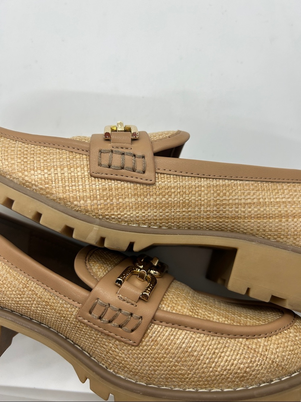 Dolce Vita Tan Raffia-Textured Loafers with Gold Chain Sz Us 7 - Picture 8 of 13